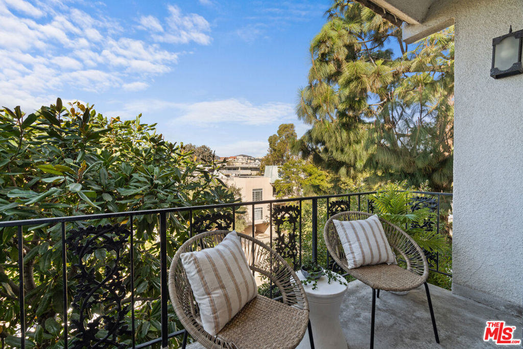 11928 Kiowa Avenue 302 Property Photo 11