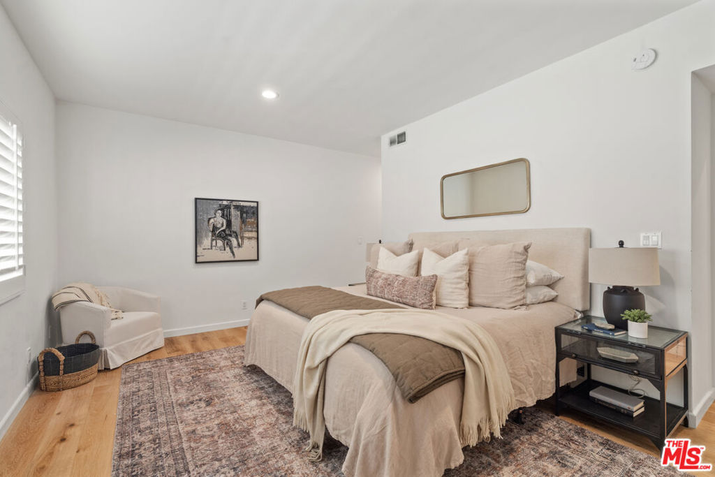 11928 Kiowa Avenue 302 Property Photo 13