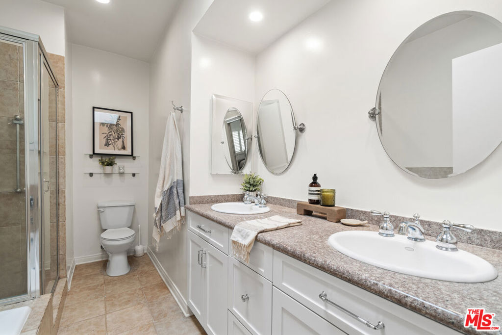 11928 Kiowa Avenue 302 Property Photo 16