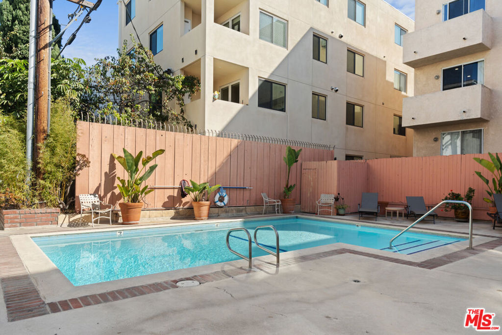 11928 Kiowa Avenue 302 Property Photo 22