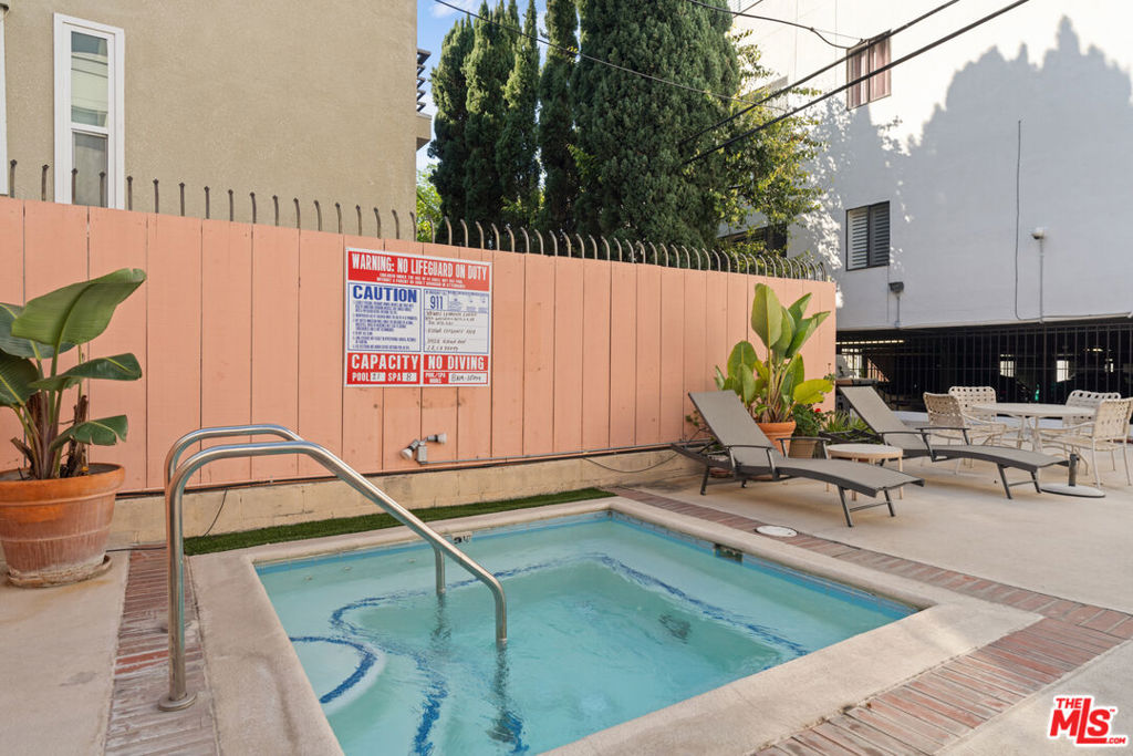 11928 Kiowa Avenue 302 Property Photo 23