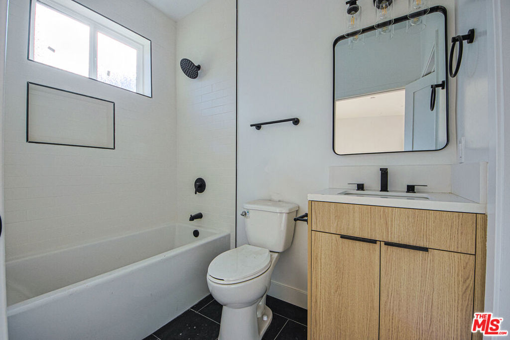 6401 Odessa Avenue Property Photo 15