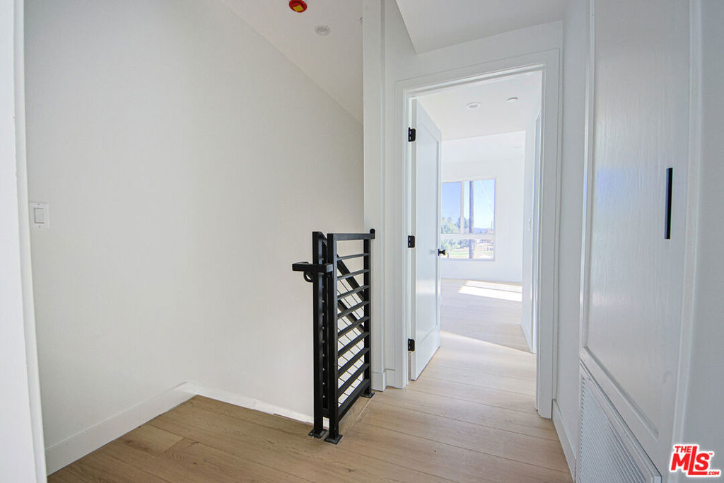 6401 Odessa Avenue Property Photo 24