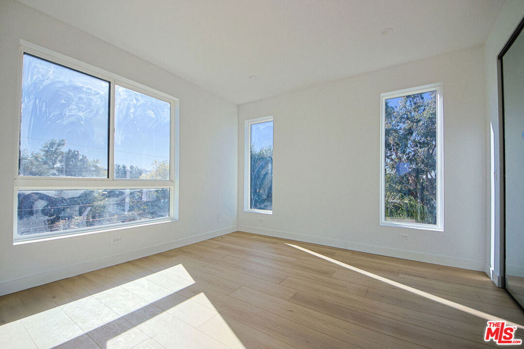 6401 Odessa Avenue Property Photo 25