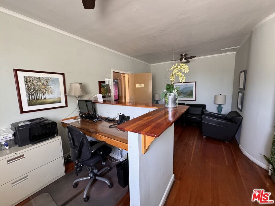 9730 Wilshire Boulevard 102 Property Photo 3