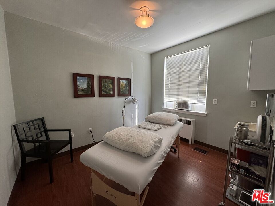 9730 Wilshire Boulevard 102 Property Photo 4