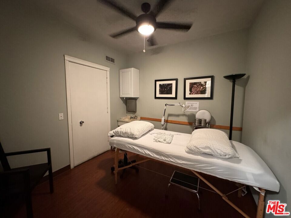9730 Wilshire Boulevard 102 Property Photo 5