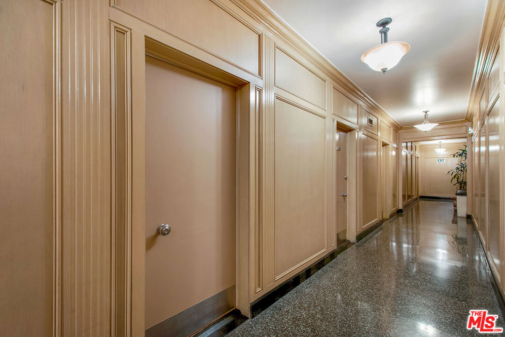 9730 Wilshire Boulevard 102 Property Photo 8