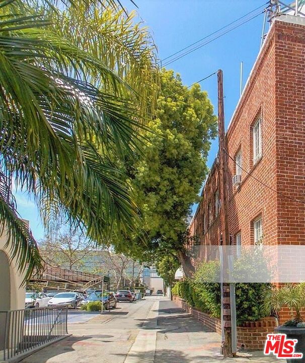 9730 Wilshire Boulevard 102 Property Photo 17