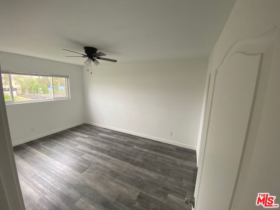 6744 Woodley Avenue 25 Property Photo 2