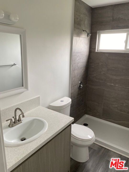 6744 Woodley Avenue 25 Property Photo 4