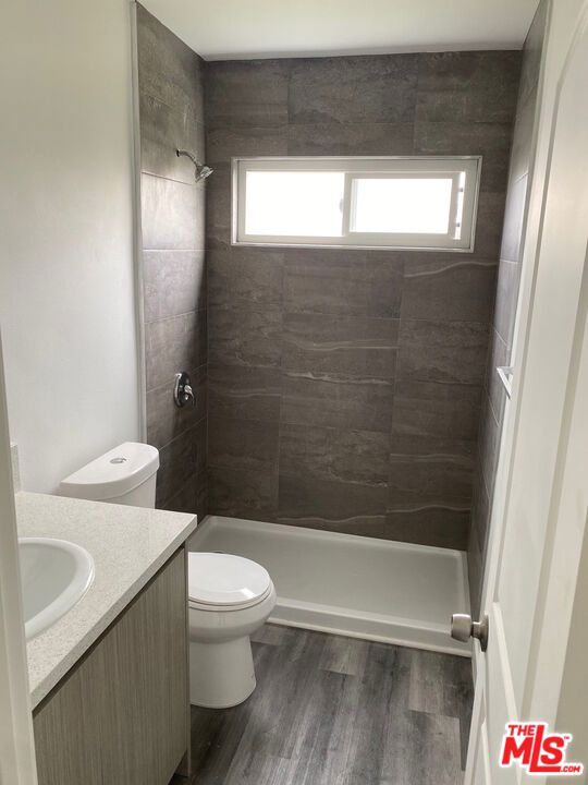 6744 Woodley Avenue 25 Property Photo 6
