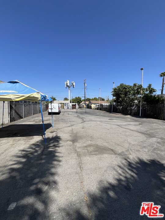 1325 S Main Street Property Photo 18