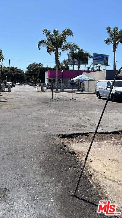 1325 S Main Street Property Photo 6