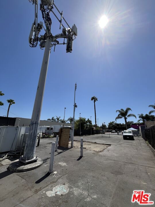 1325 S Main Street Property Photo 14