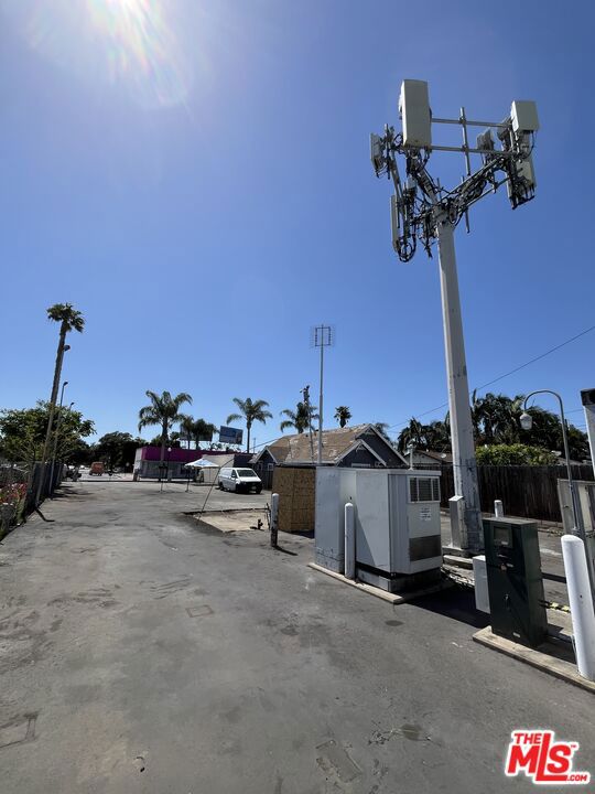 1325 S Main Street Property Photo 15