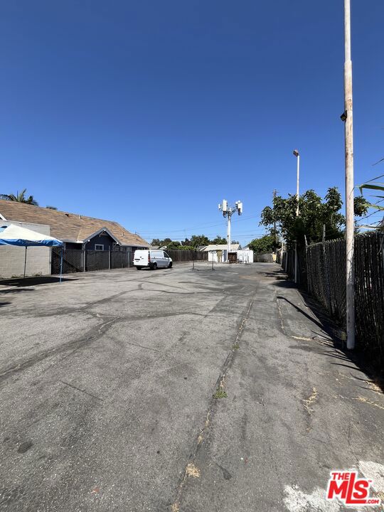 1325 S Main Street Property Photo 21