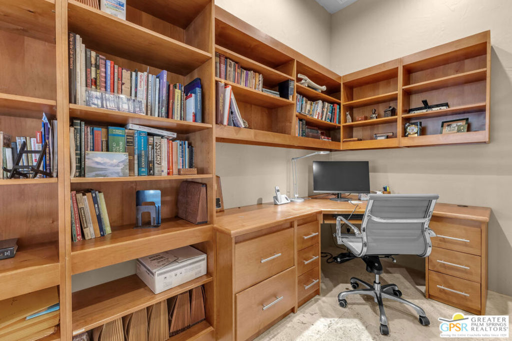 64930 Montevideo Way Property Photo 8