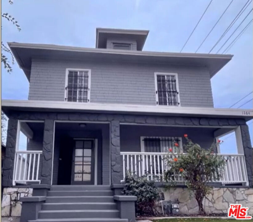 1284 W 38th Street Property Photo 1
