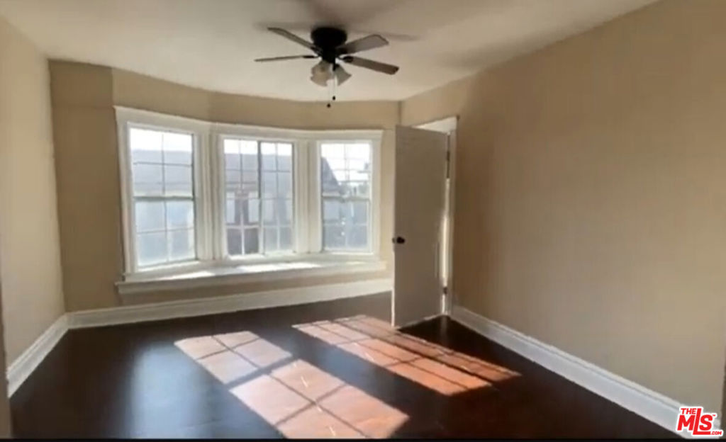 1284 W 38th Street Property Photo 4