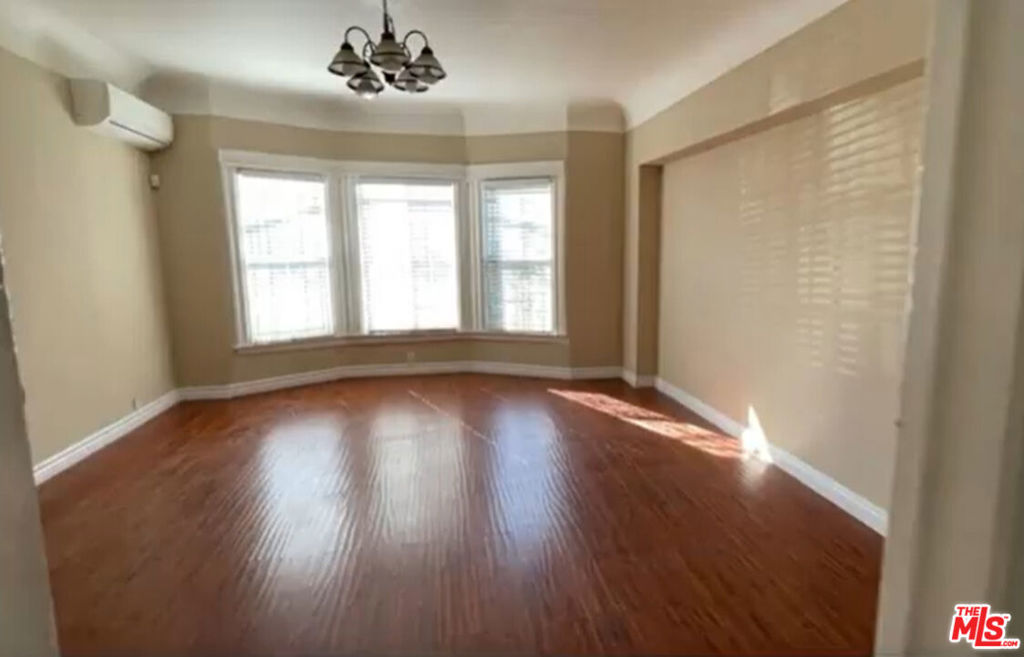 1284 W 38th Street Property Photo 5