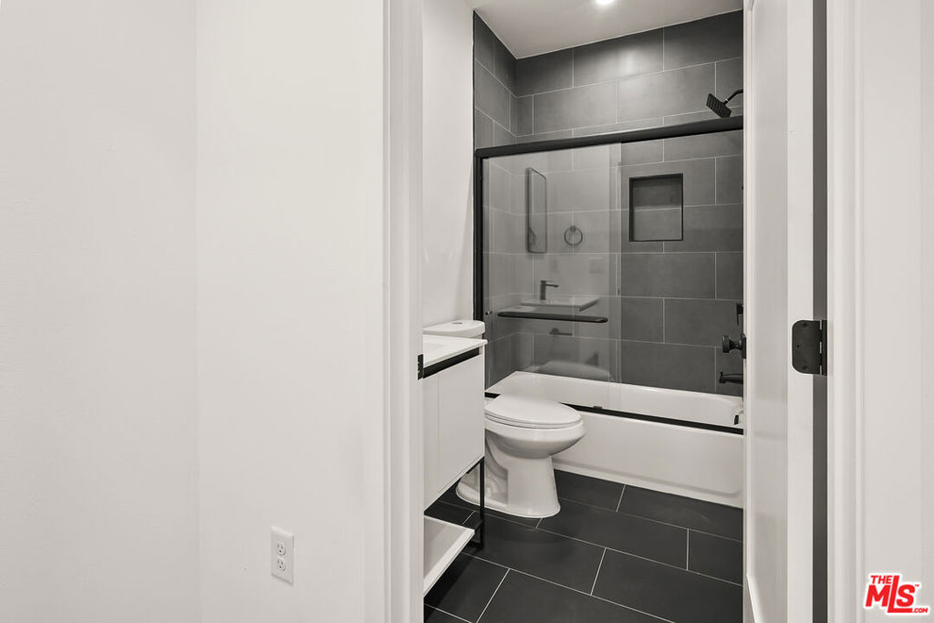 1731 S New Hampshire Avenue Property Photo 21