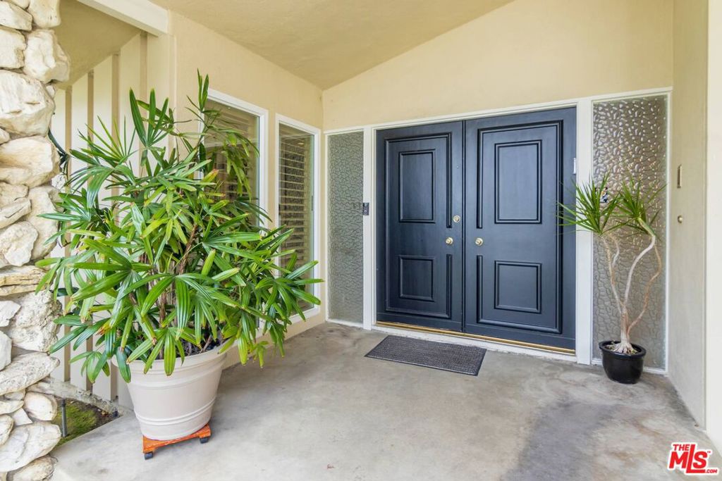 17016 Adlon Road Property Photo 3