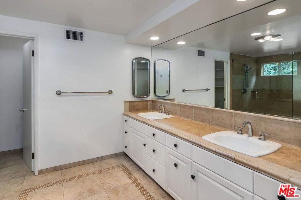 17016 Adlon Road Property Photo 23