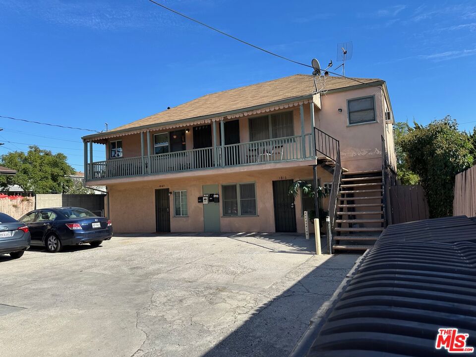 1816 Hillhurst Avenue Property Photo 2
