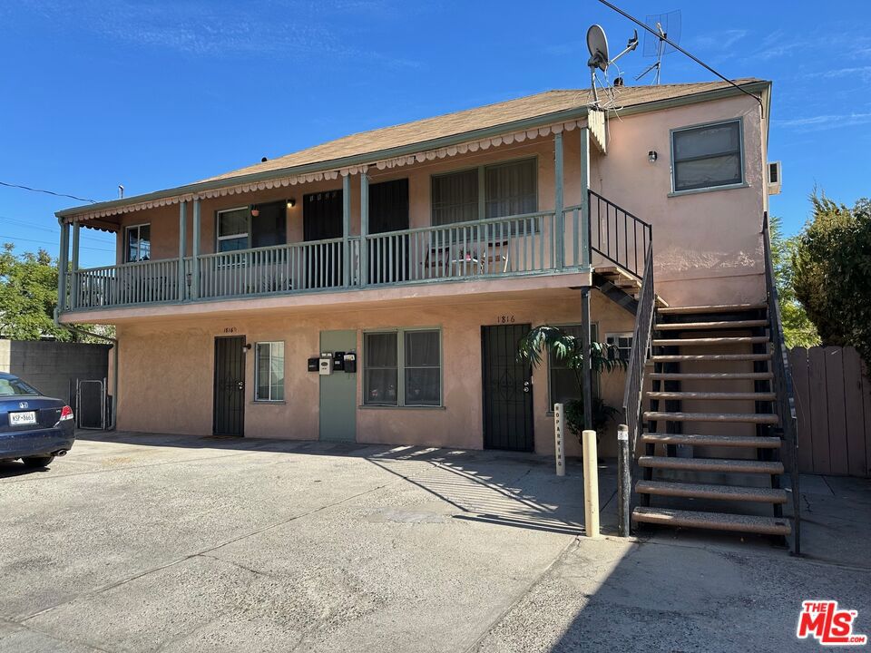 1816 Hillhurst Avenue Property Photo 6