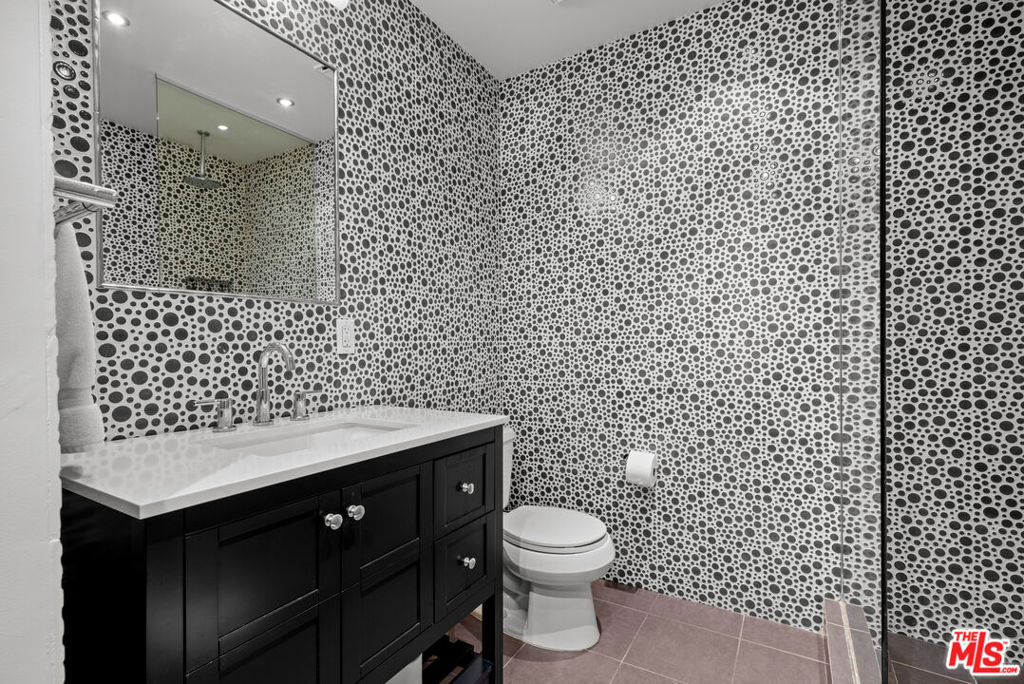 950 N Kings Road 119 Property Photo 17
