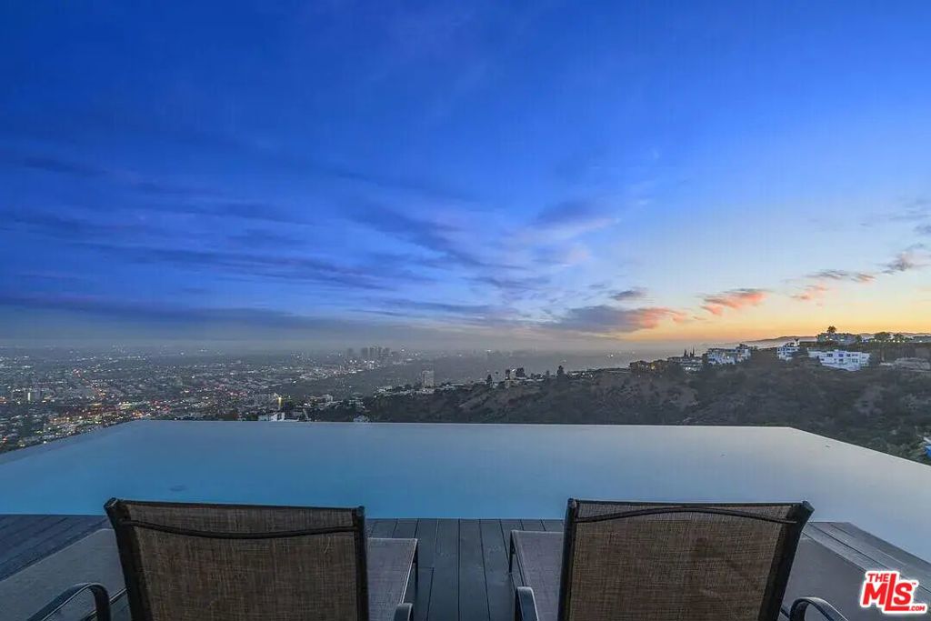 8790 Appian Way Property Photo 5