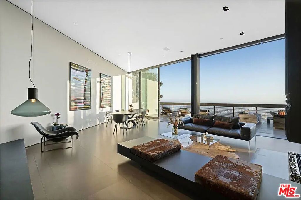 8790 Appian Way Property Photo 10