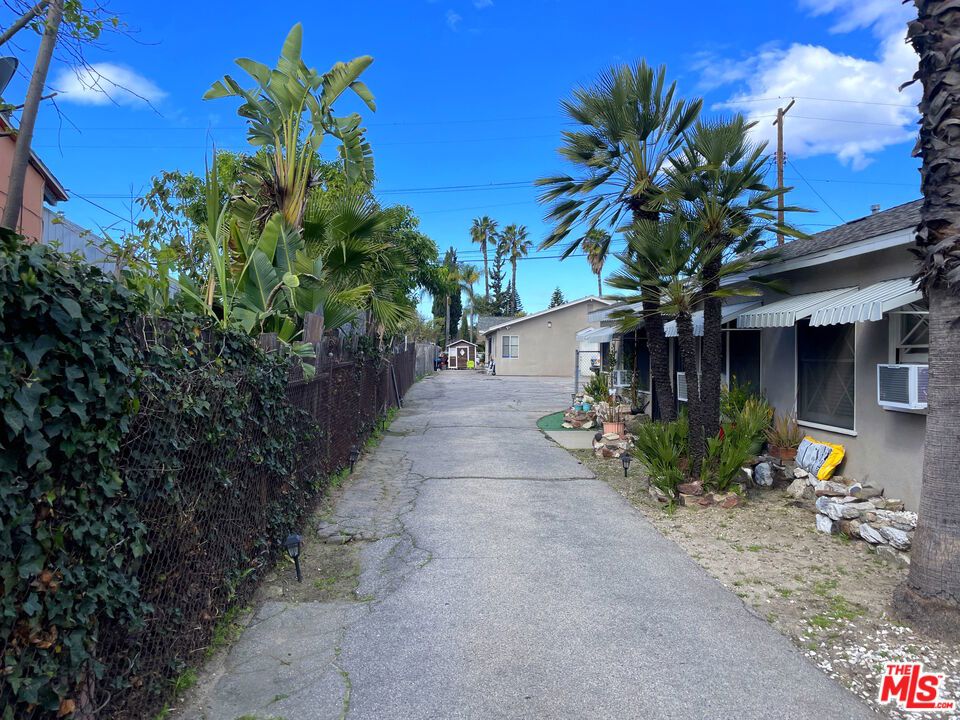 6727 Camellia Avenue Property Photo 3