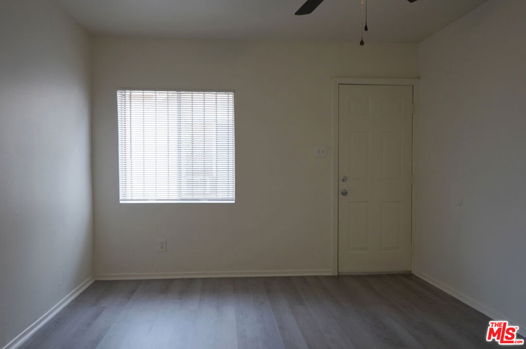 1526 W 83rd Street Property Photo 26
