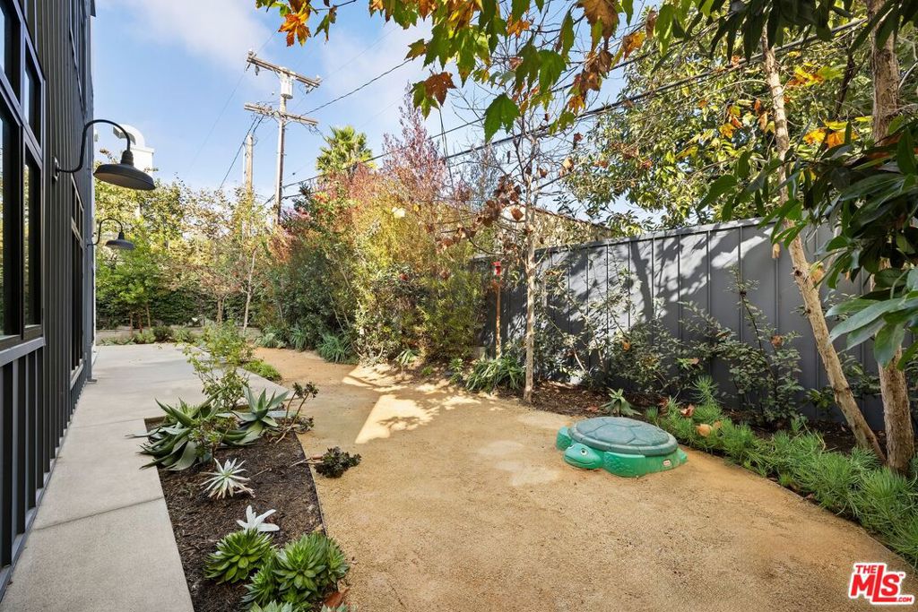 1037 21st Street Property Photo 16