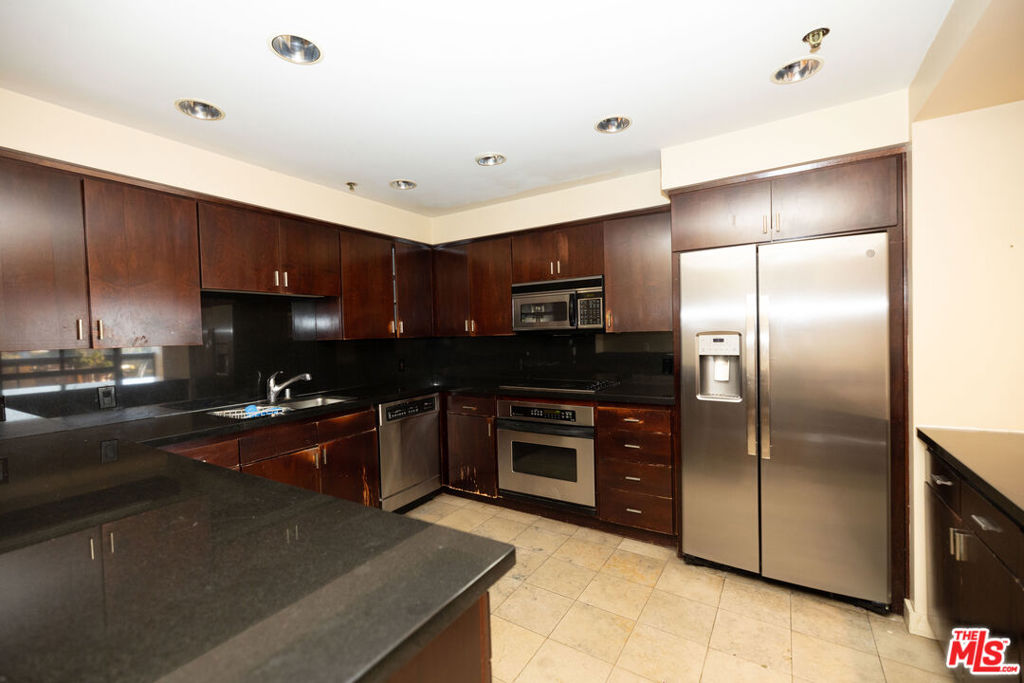 10445 Wilshire Boulevard 904 Property Photo 6