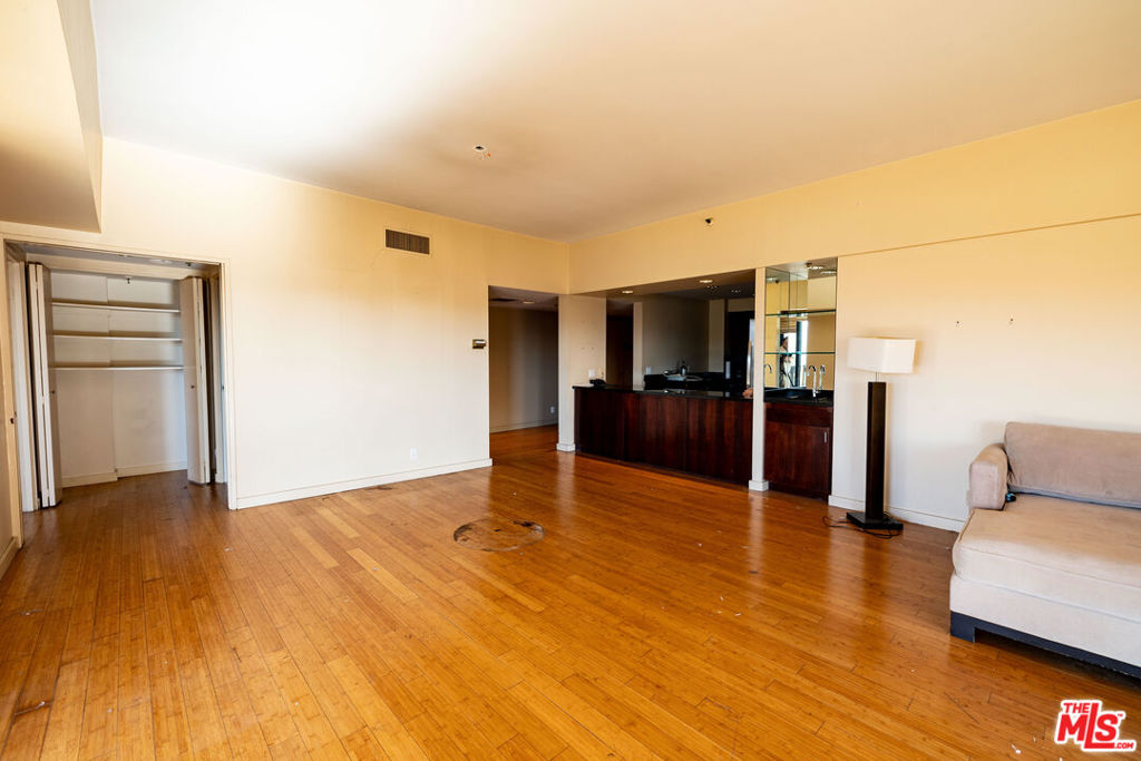 10445 Wilshire Boulevard 904 Property Photo 9