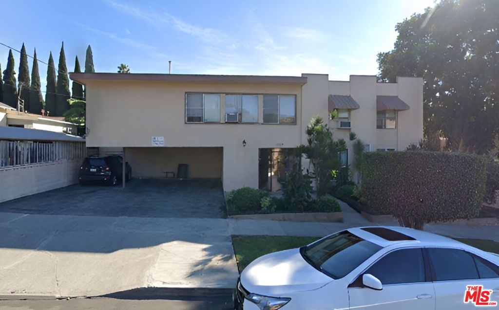 1118 Waterloo Street 12 Property Photo 1