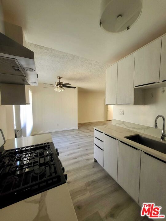 1118 Waterloo Street 12 Property Photo 6