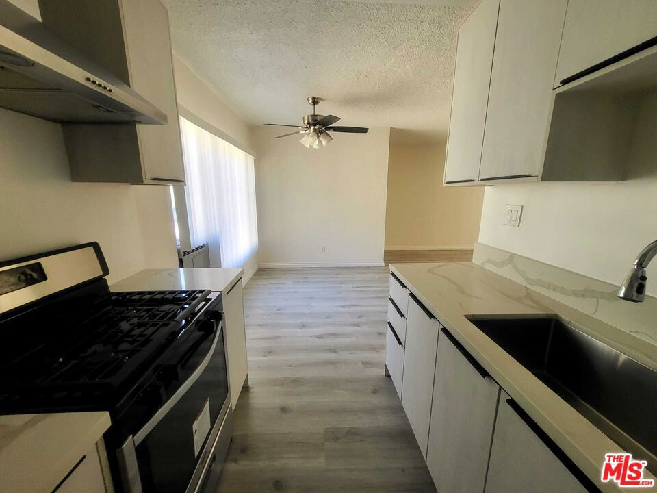 1118 Waterloo Street 12 Property Photo 13