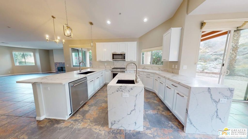 2869 La Cadena Court Property Photo 20