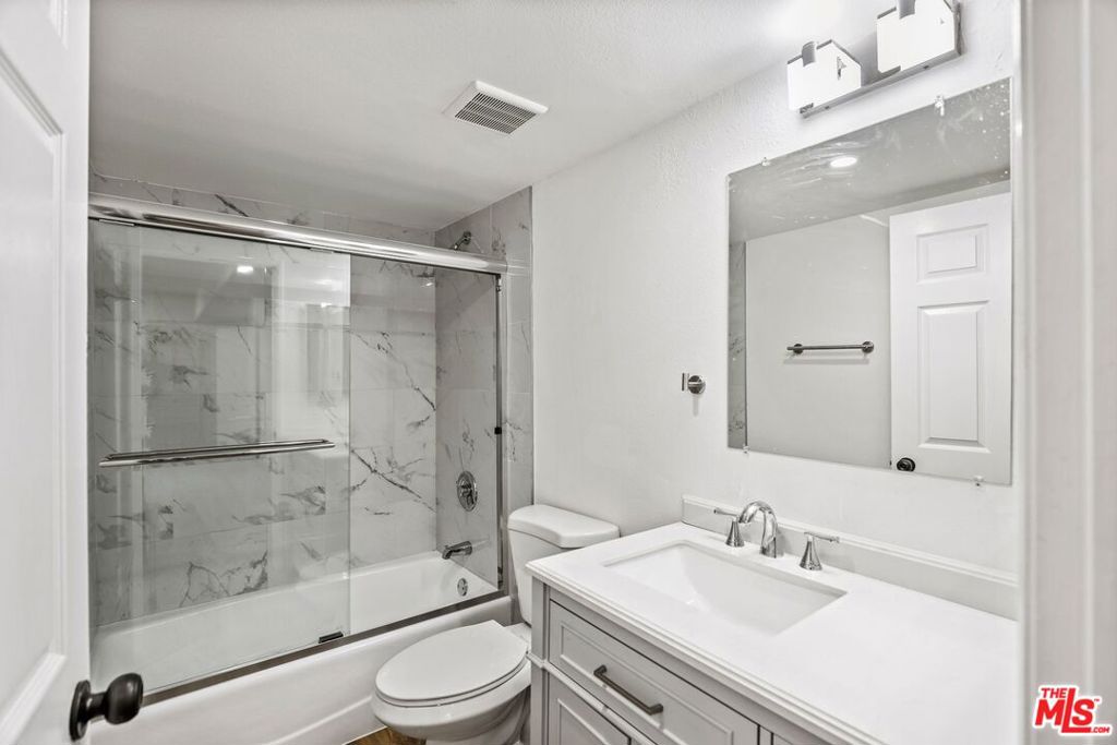 11711 Ohio Avenue 114 Property Photo 8