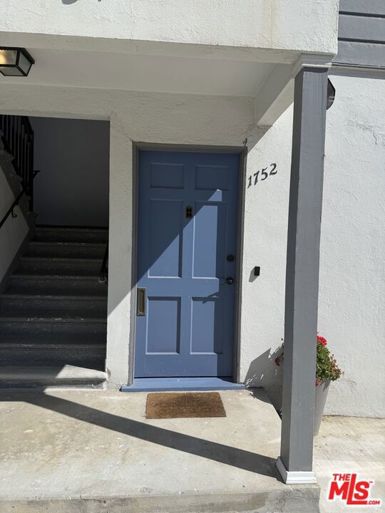 1752 Glendon Avenue Property Photo 1