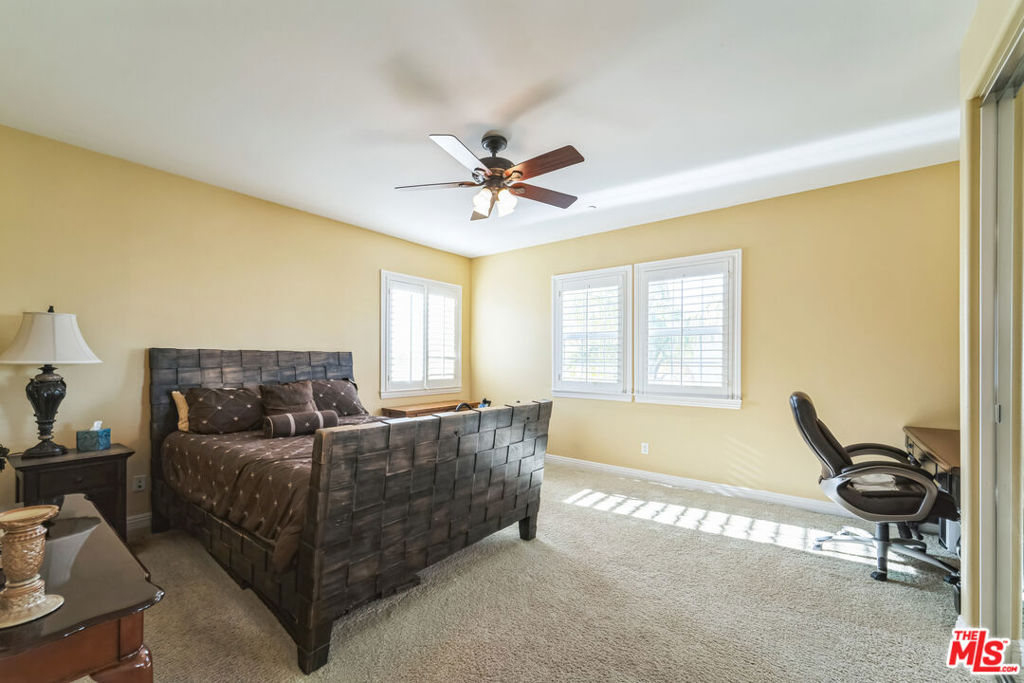 12530 Longacre Avenue Property Photo 23