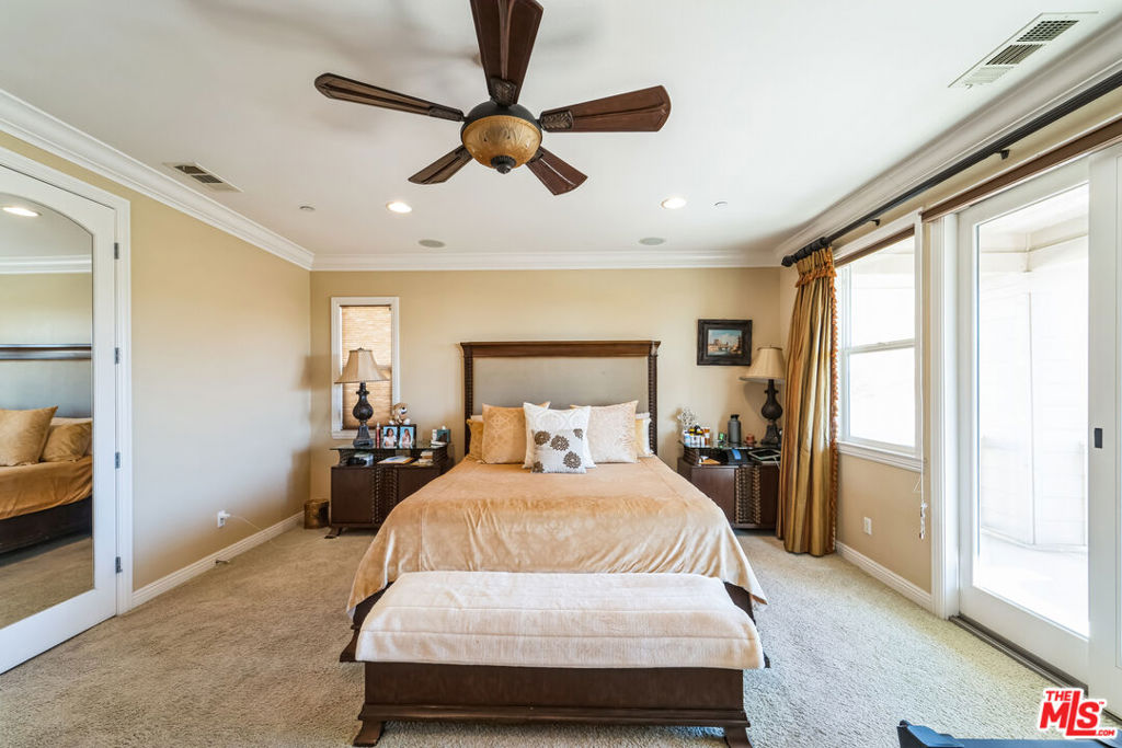 12530 Longacre Avenue Property Photo 25