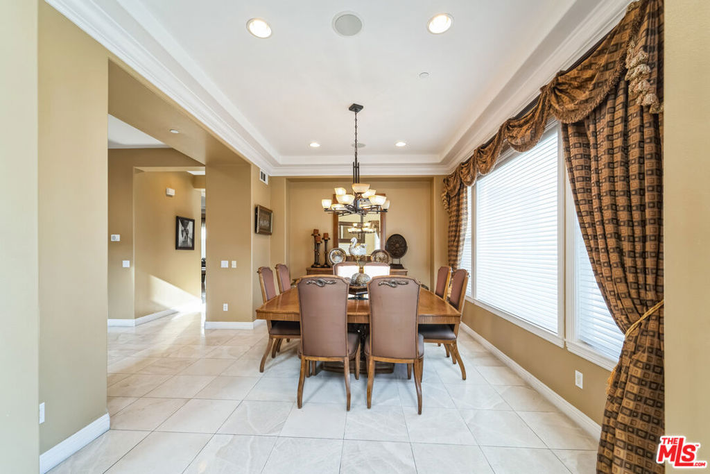 12530 Longacre Avenue Property Photo 30