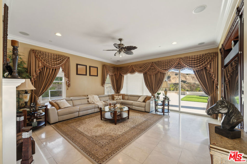 12530 Longacre Avenue Property Photo 36