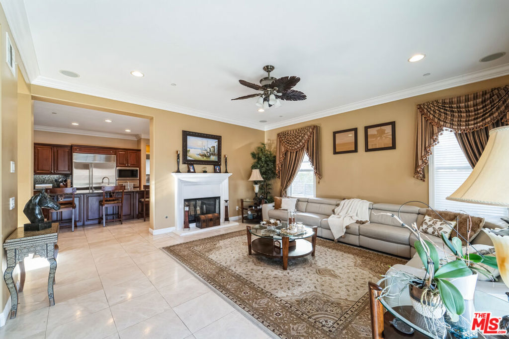 12530 Longacre Avenue Property Photo 37