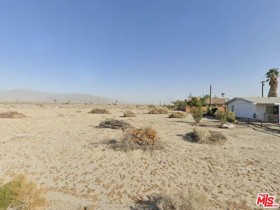 1374 Leeward Avenue Property Photo 1